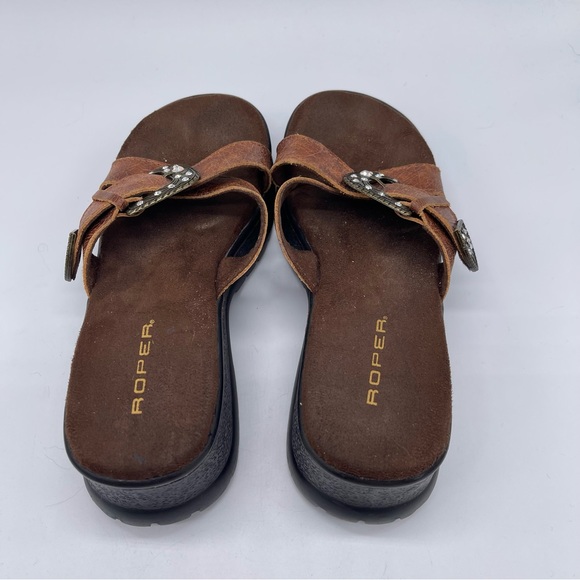 Roper, Leather Platform Sandals. Size 8. In excellent condition! 2.5" Heel! - Picture 6 of 8